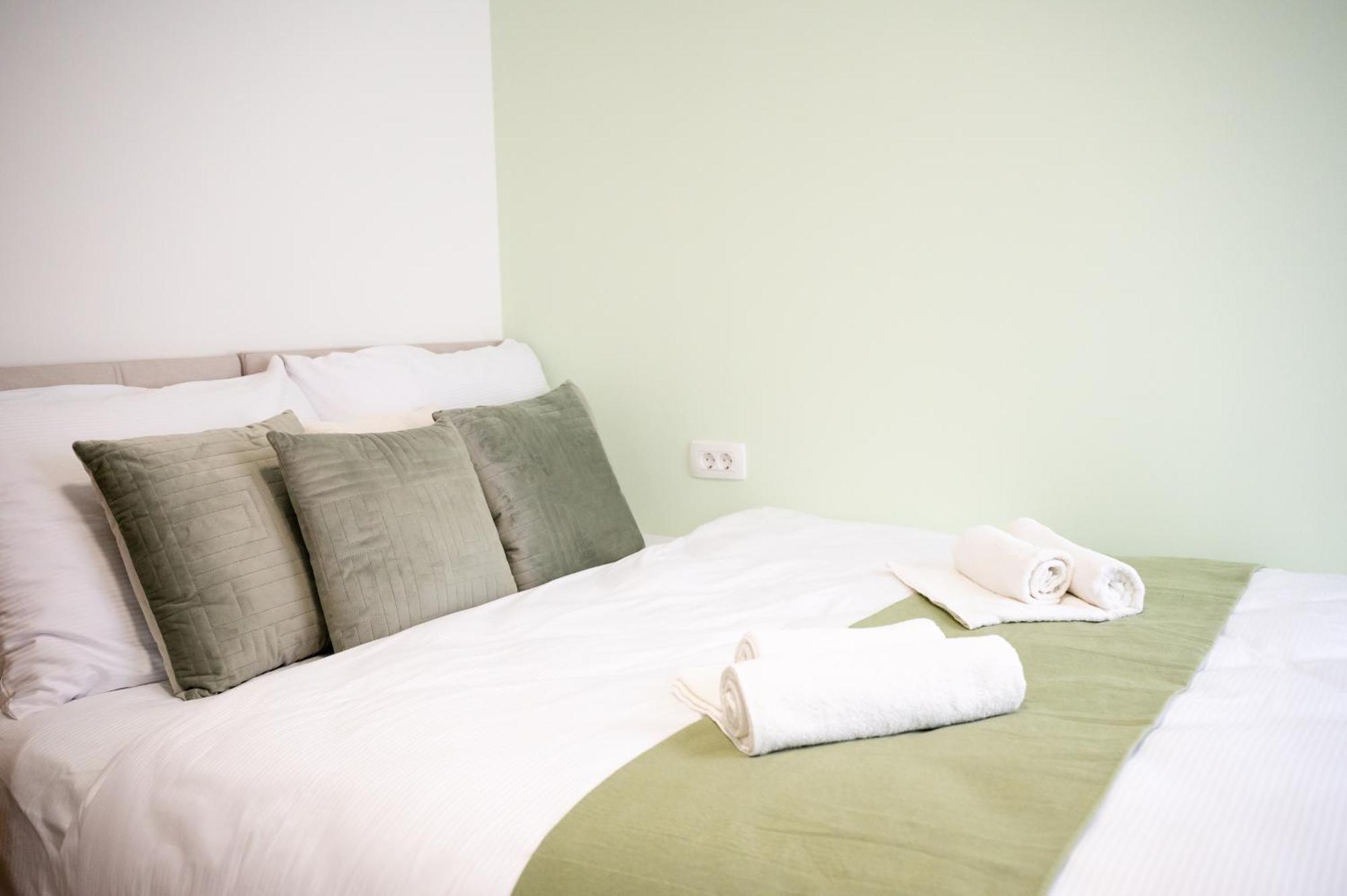 Lev Apartments Izola Kültér fotó