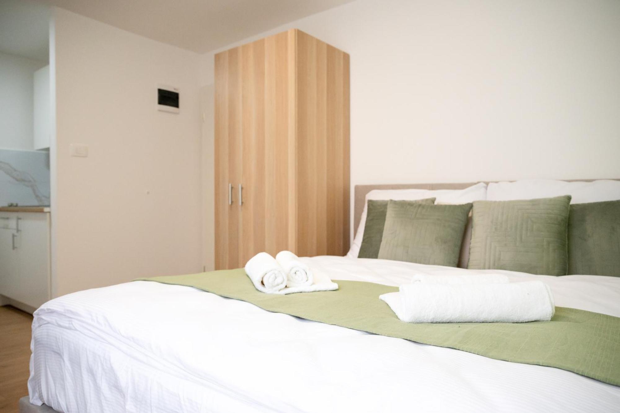 Lev Apartments Izola Kültér fotó