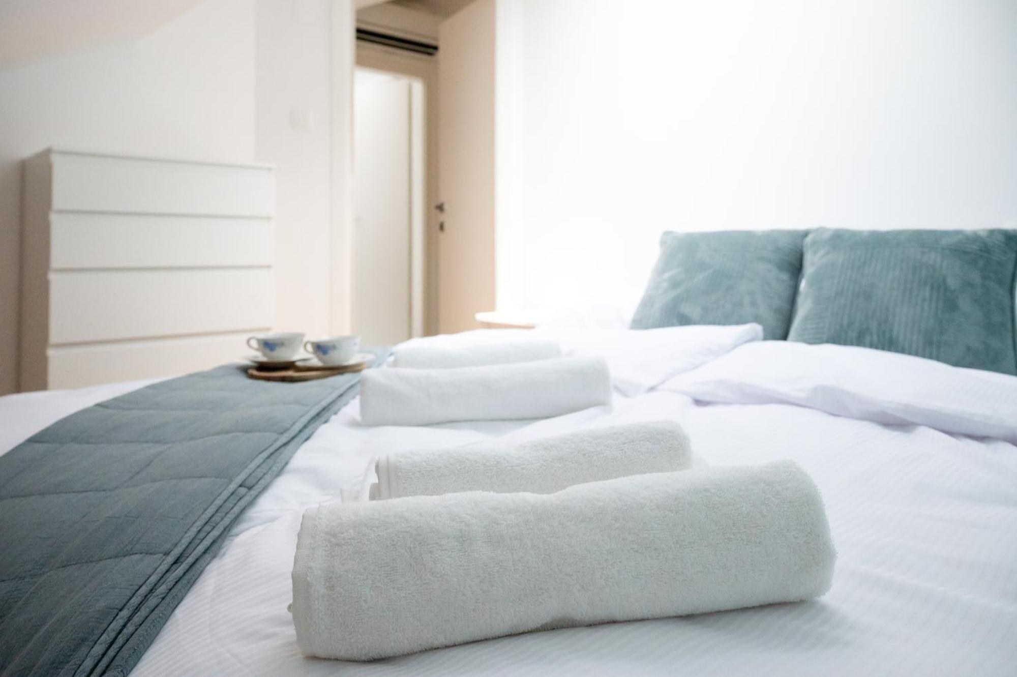 Lev Apartments Izola Kültér fotó
