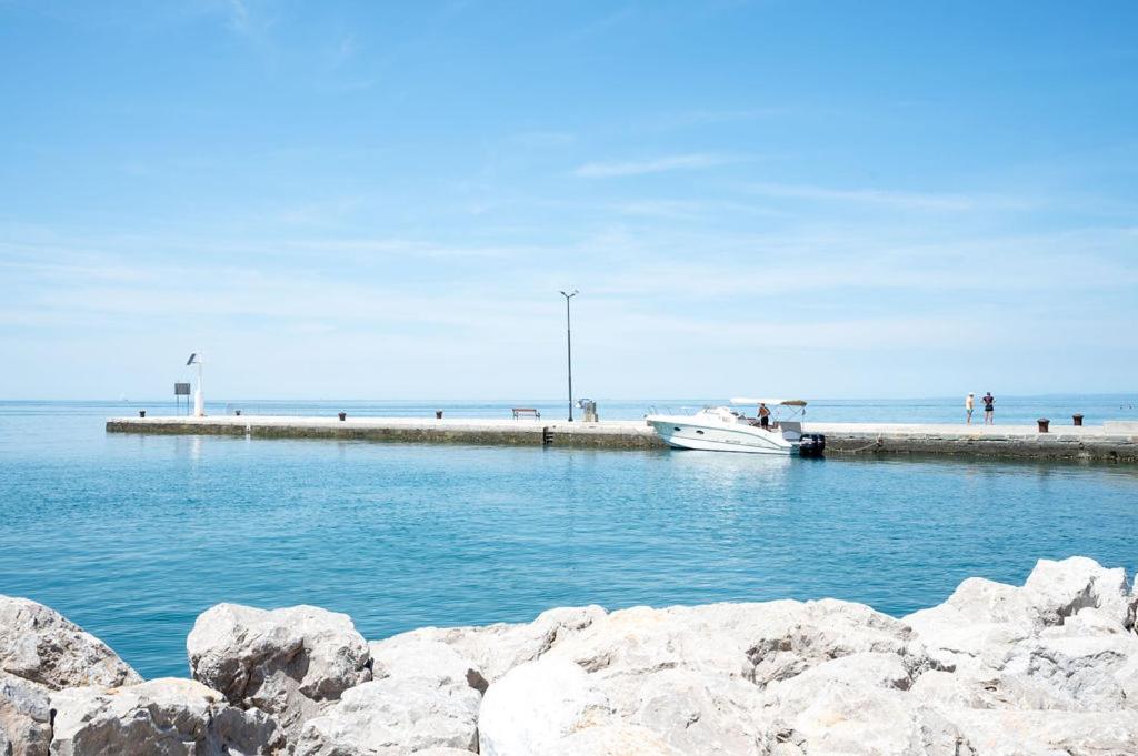 Lev Apartments Izola Kültér fotó